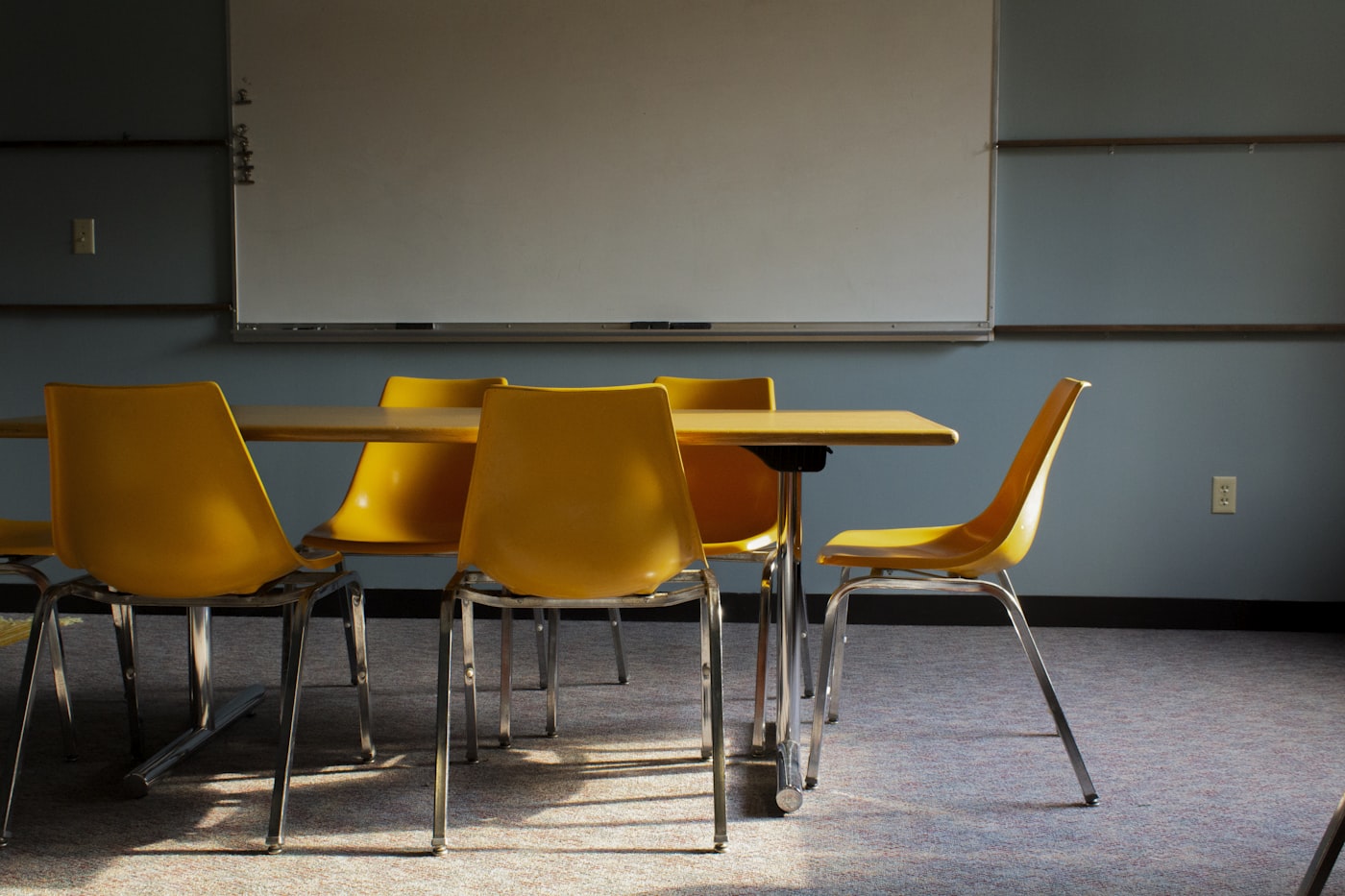 A Learning Platform Built for Live Classes at Scale